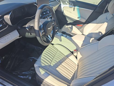 Used 2023 Genesis G70 3.3T image 15