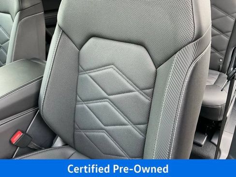Used 2025 Volkswagen Atlas Cross Sport SE FWD image 14