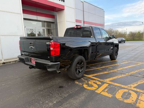 Used 2018 Chevrolet Silverado 1500 LT w/ Midnight Edition AWD/4WD image 5