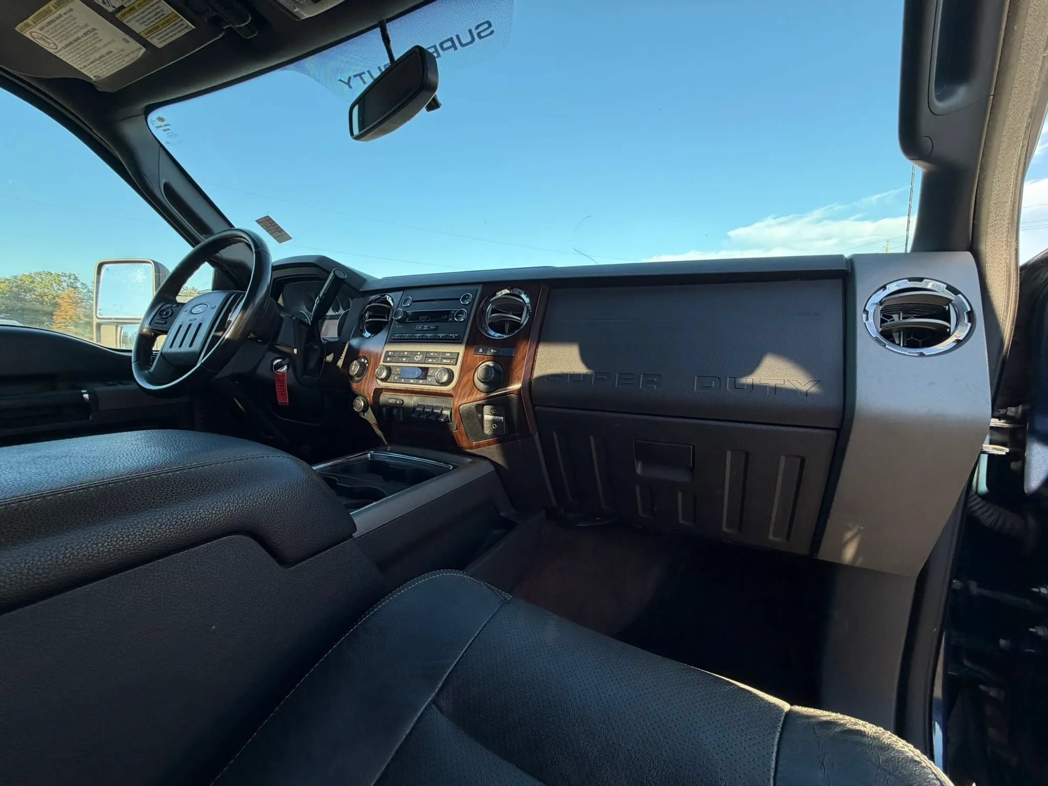 Used 2012 Ford F250 Lariat w/ Lariat Interior Pkg AWD/4WD image 23