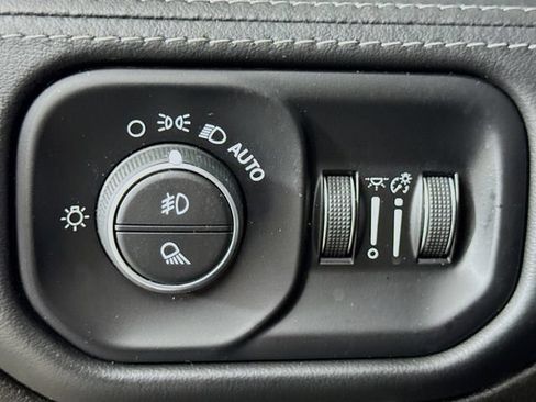 Used 2019 RAM 1500 Limited AWD/4WD image 13