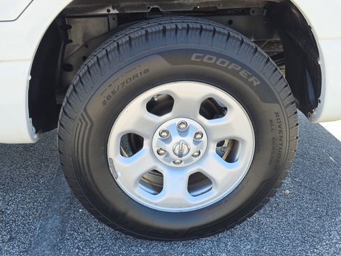 Used 2022 Nissan Titan S image 11