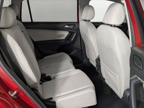 Used 2018 Volkswagen Tiguan SE w/ Panoramic Sunroof Package AWD/4WD image 21