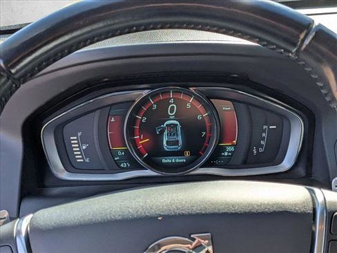 Used 2014 Volvo XC60 T6 image 12
