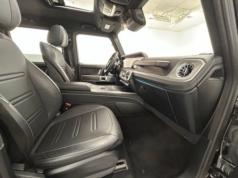 Used 2025 Mercedes-Benz G 550 image 41