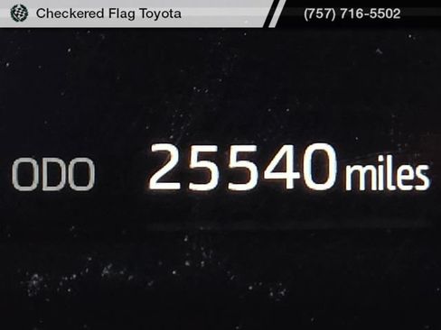 Used 2025 Toyota Tundra Limited AWD/4WD image 16