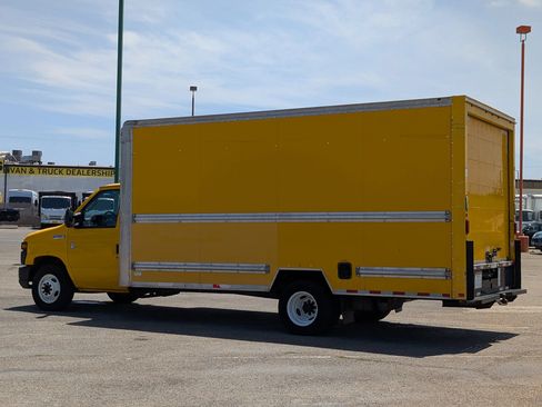 Used 2016 Ford E-350 and Econoline 350 Super Duty RWD image 5
