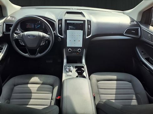 Used 2022 Ford Edge SE image 12