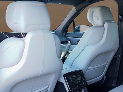 New 2026 Cadillac Vistiq Luxury image 18