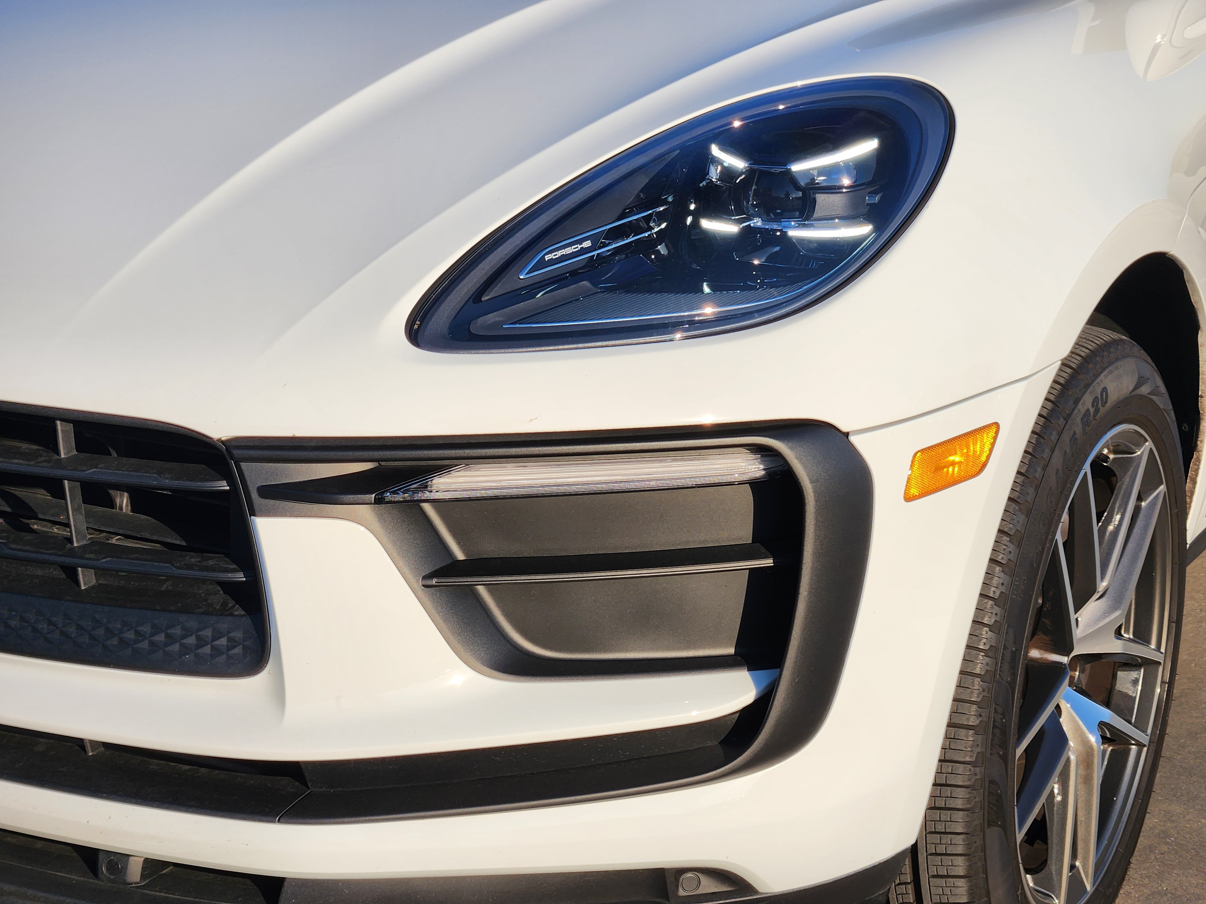 Certified 2026 Porsche Macan AWD/4WD image 12