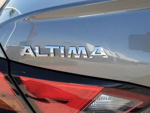Used 2022 Nissan Altima 2.5 SV w/ SV Premium Package FWD image 30