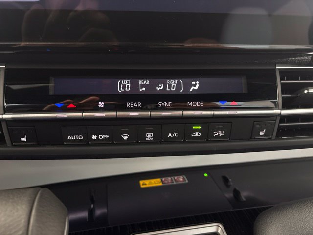 Used 2026 Toyota Sienna AWD image 36