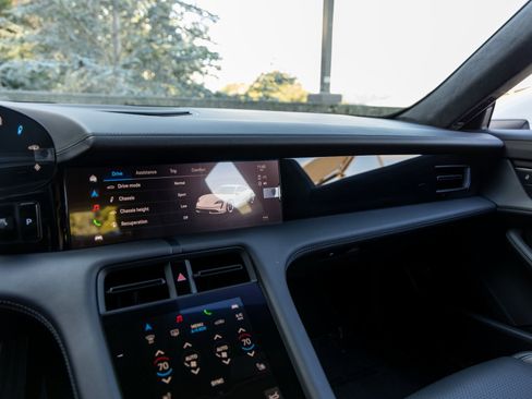 Certified 2023 Porsche Taycan Turbo image 34