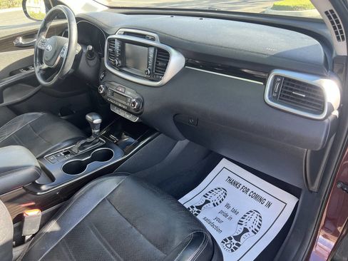 Used 2019 Kia Sorento EX image 10