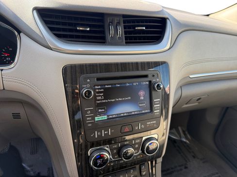 Used 2014 Chevrolet Traverse LT image 12