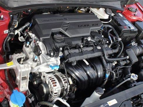 Used 2025 Hyundai Elantra SEL image 27