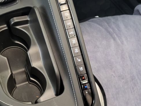 Used 2024 Chevrolet Corvette Stingray Preferred Cpe w/ Stealth Interior Trim Package image 14