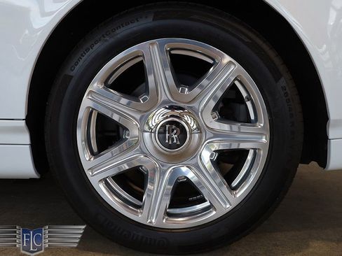 Used 2014 Rolls-Royce Phantom Drophead Coupe image 42