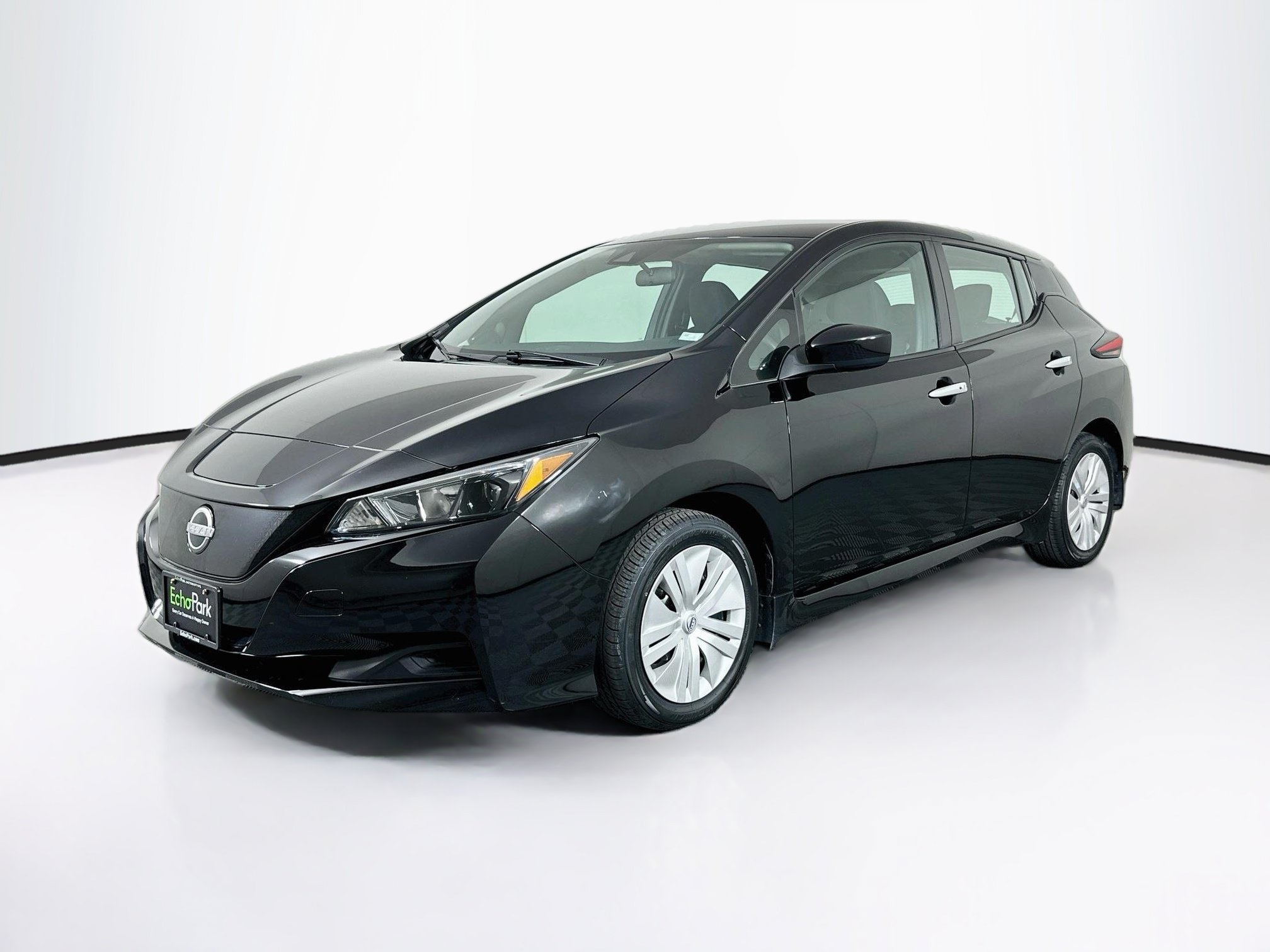 Used 2025 Nissan Leaf S FWD image 3