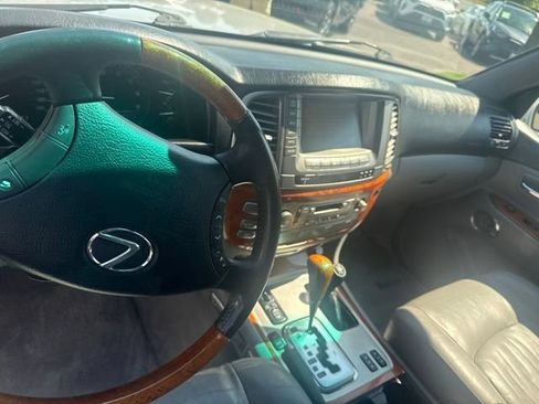 Used 2006 Lexus LX 470 4WD image 36