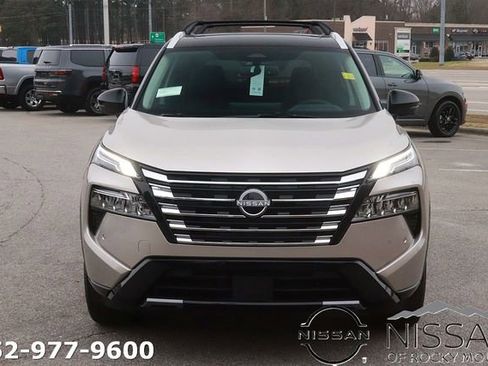 New 2026 Nissan Rogue Platinum image 2