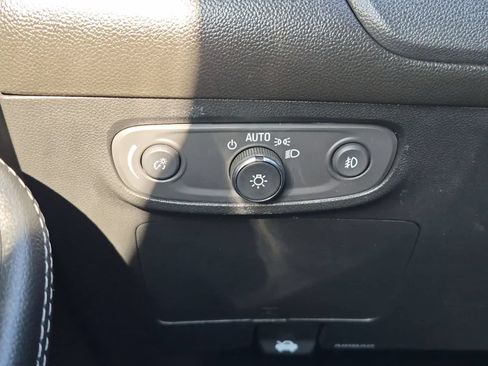 Used 2021 Buick Encore GX Essence w/ Sport Touring Package AWD/4WD image 28
