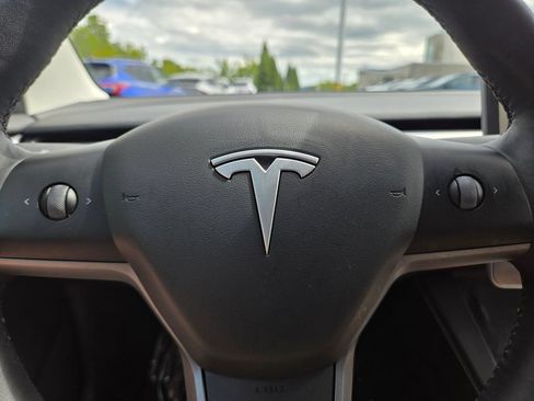 Used 2022 Tesla Model 3 Long Range AWD/4WD image 26