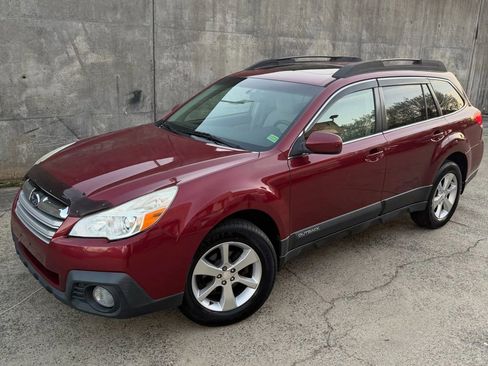 Used 2013 Subaru Outback 2.5i Premium image 2