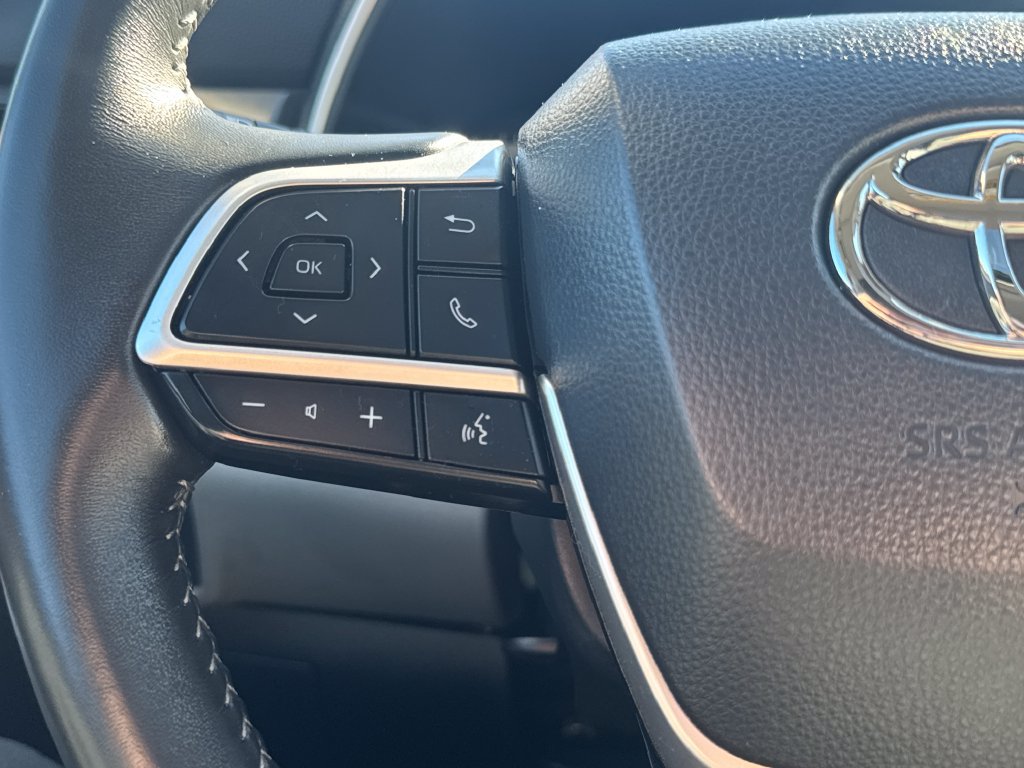 Used 2024 Toyota Highlander XLE AWD/4WD image 21