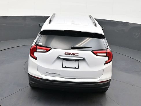Used 2023 GMC Terrain SLE FWD image 16