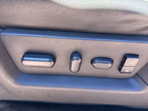 Used 2013 Ford F150 Lariat w/ Lariat Chrome Pkg image 8