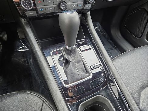 Used 2025 Jeep Compass Limited image 30