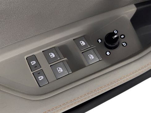 Used 2024 Audi Q8 e-tron Prestige w/ Prestige Package image 15