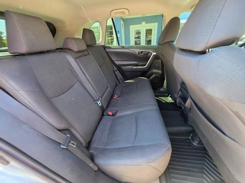 Used 2020 Toyota RAV4 LE FWD image 25
