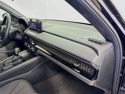 Used 2025 Honda Accord Sport image 28