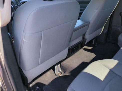 Used 2018 RAM 1500 ST w/ SXT Appearance Group AWD/4WD image 18