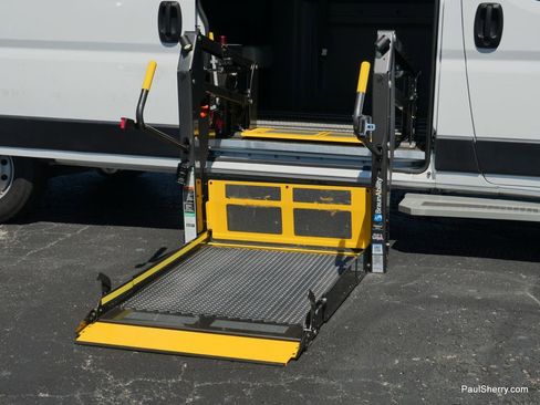 Used 2023 RAM ProMaster 2500 image 13