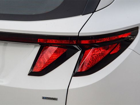 Certified 2023 Hyundai Tucson SE image 7