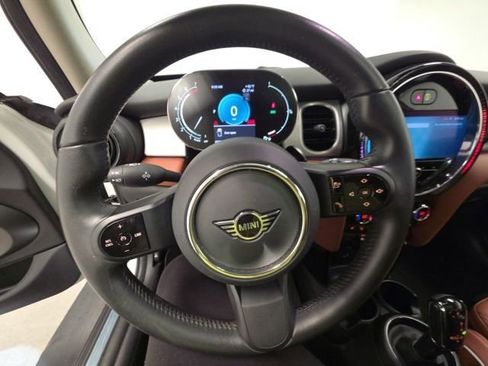 Used 2023 MINI Cooper 4-Door Hardtop w/ Signature Upholstery Package FWD image 26