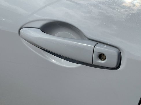 Used 2025 Nissan Versa SV image 10