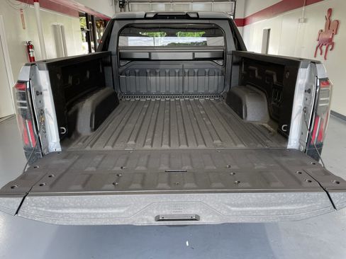 New 2025 GMC Sierra EV Denali image 6