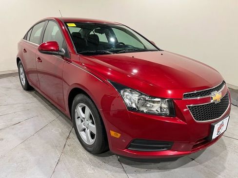 Used 2014 Chevrolet Cruze LT w/ Technology Package image 2