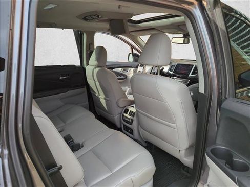 Used 2016 Honda Pilot Touring image 22