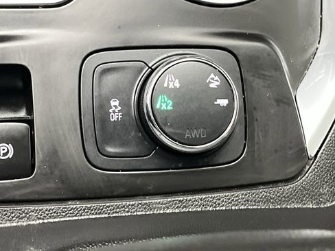 Used 2020 Chevrolet Traverse LT w/ LPO, Floor Liner Package image 16