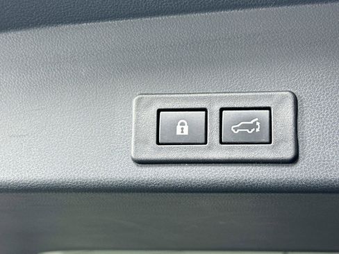 Used 2021 Subaru Ascent Limited w/ Technology Package AWD/4WD image 32