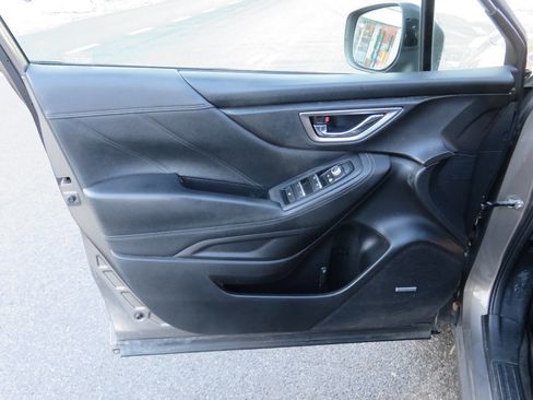 Used 2021 Subaru Forester Limited image 28