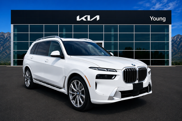 Used 2025 BMW X7 xDrive40i AWD/4WD image 1