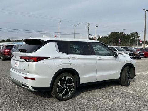 Used 2023 Mitsubishi Outlander SE image 7