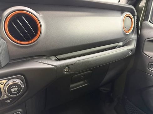 Used 2021 Jeep Gladiator Mojave AWD/4WD image 25