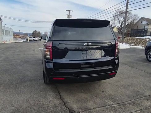 Used 2024 Chevrolet Suburban Z71 w/ Luxury Package image 8